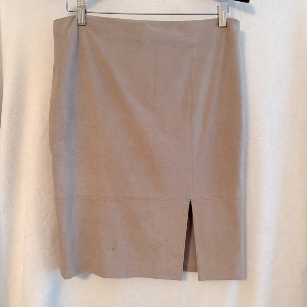 Tahari - soft Taupe / Beige Microfiber Pencil Skirt